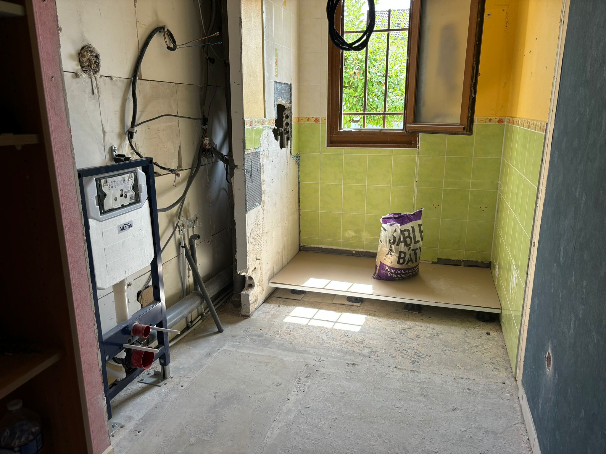 Transformation salle d'eau moderne